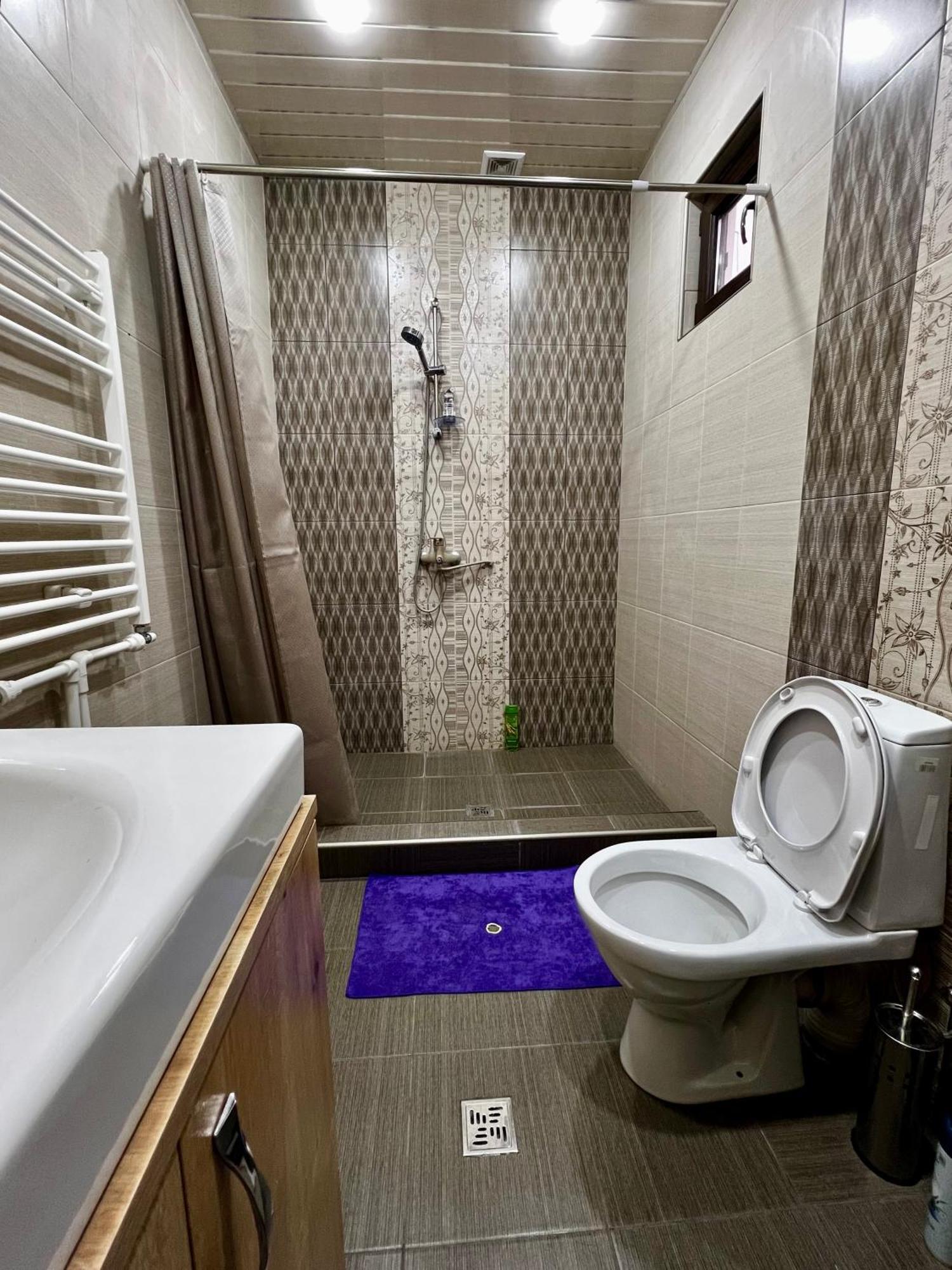 New , Comfortable 3 Bedroom House Yerevan Exterior foto