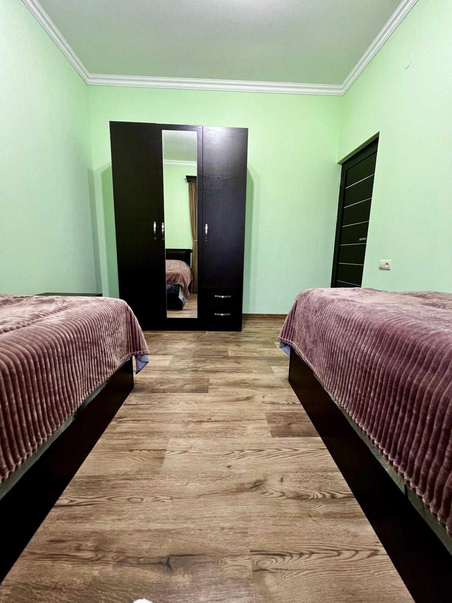 New , Comfortable 3 Bedroom House Yerevan Exterior foto